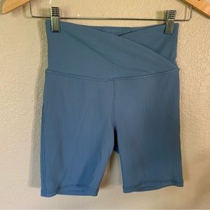 Athleta periwinkle ribbed cross cross bike shorts xs pocket